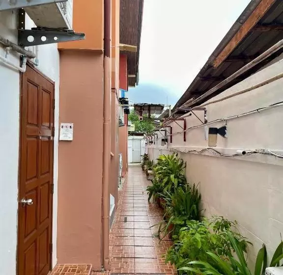 호텔 Jj Karon Beach