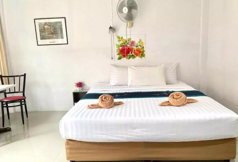 호텔 Jj Karon Beach