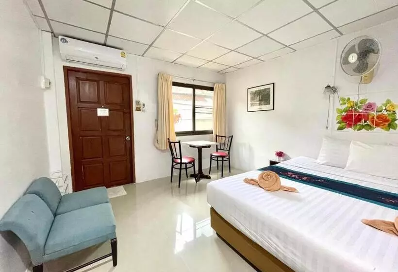 호텔 Jj Karon Beach