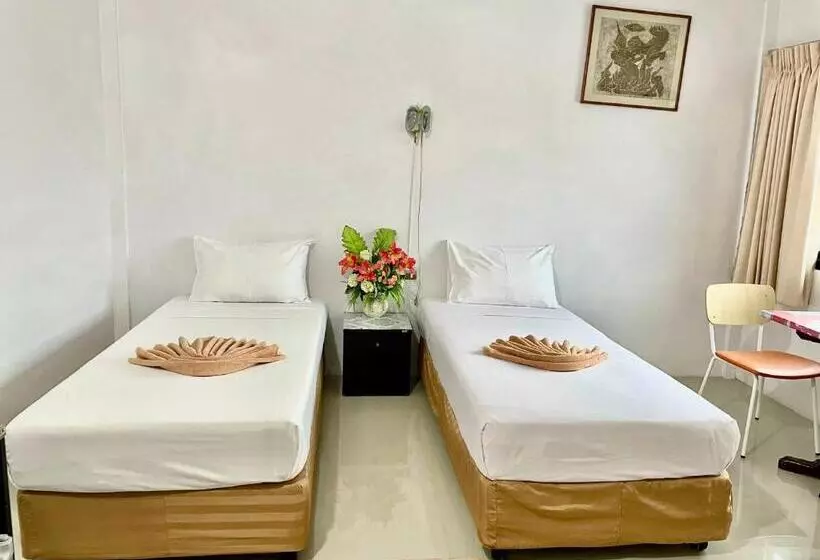 호텔 Jj Karon Beach