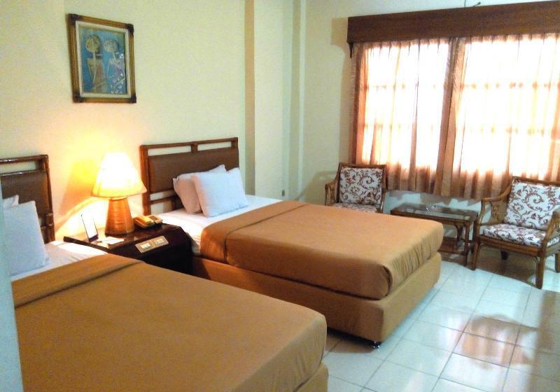 فندق Merdeka Madiun