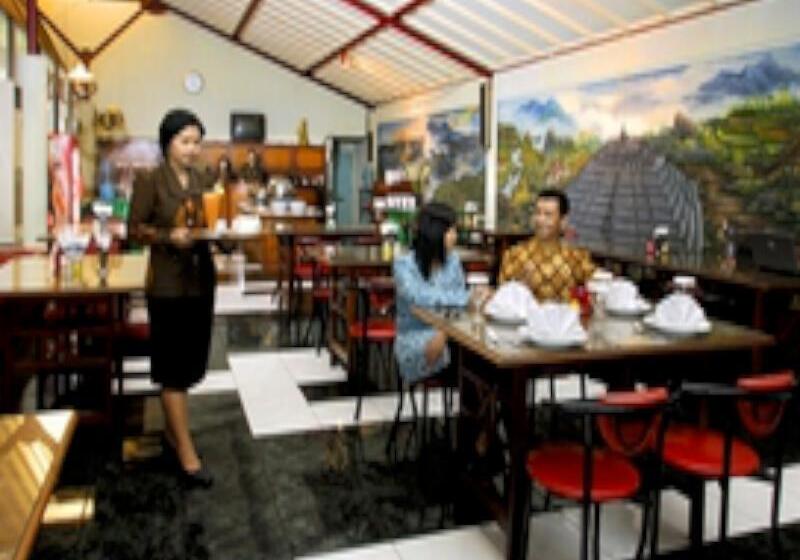 فندق Merdeka Madiun