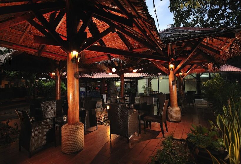 Hotel Paya Beach Spa & Dive Resort