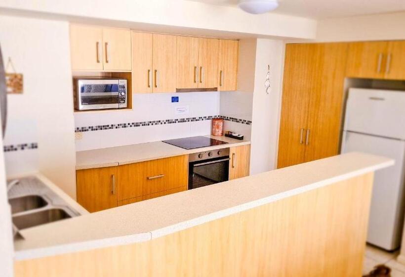 ホテル Pelican Sands Beach Resort