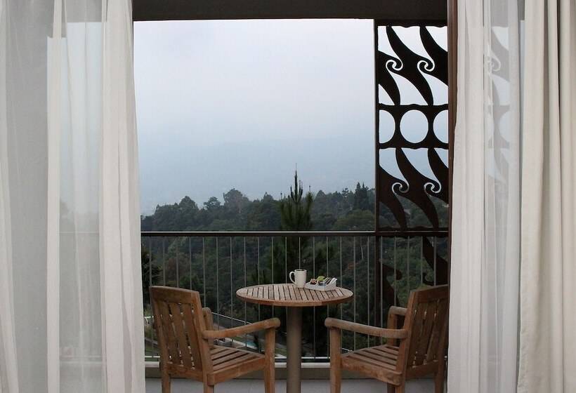 Hotel Pesona Alam Resort & Spa