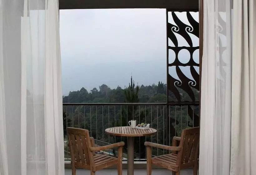 Hotel Pesona Alam Resort & Spa