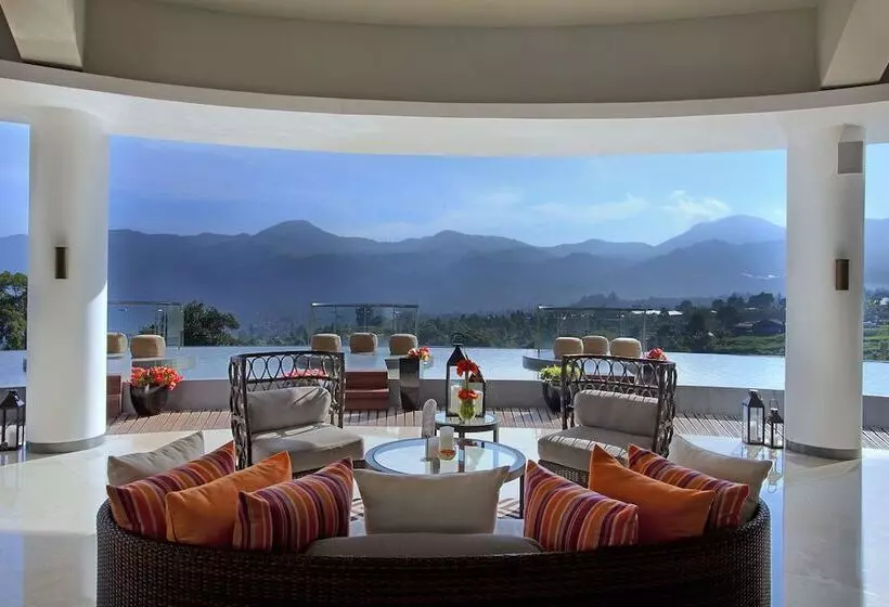 Hotel Pesona Alam Resort & Spa