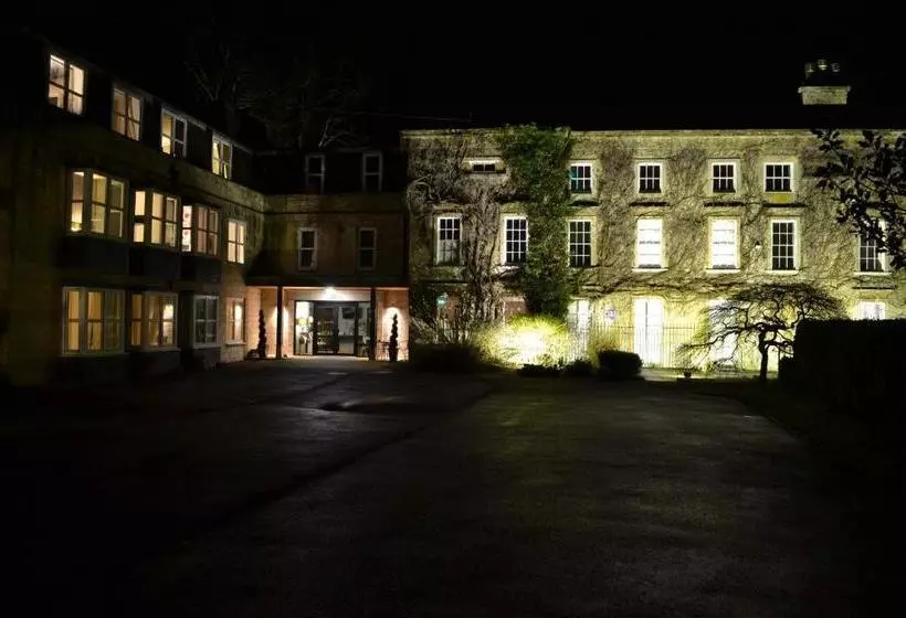 هتل روستایی Waterhouse Guest House