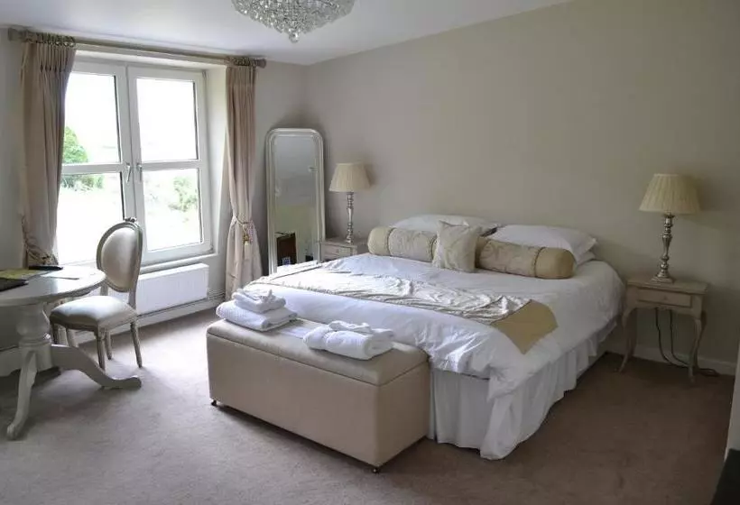 هتل روستایی Waterhouse Guest House