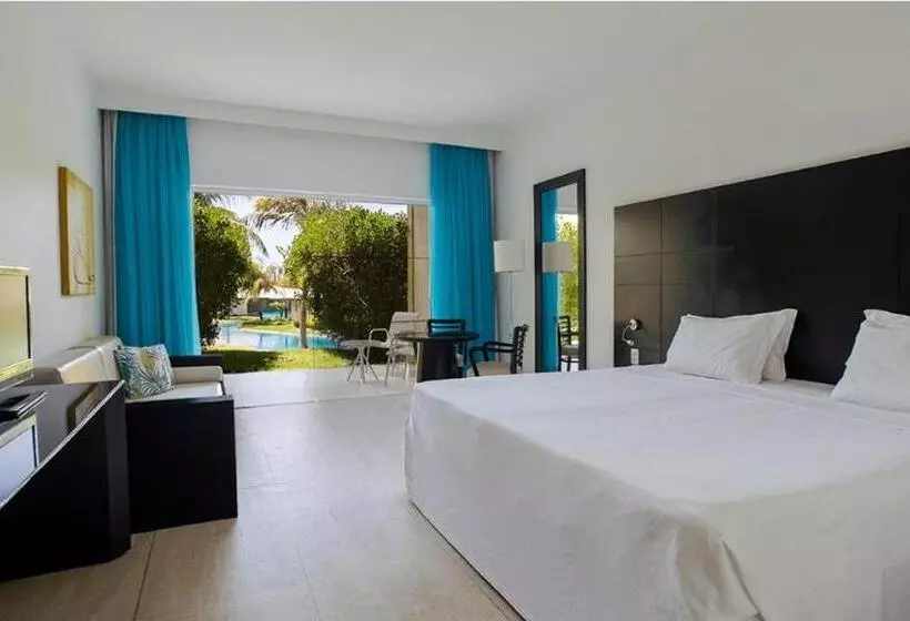 Hotelli Dom Pedro Laguna Beach Resort & Golf