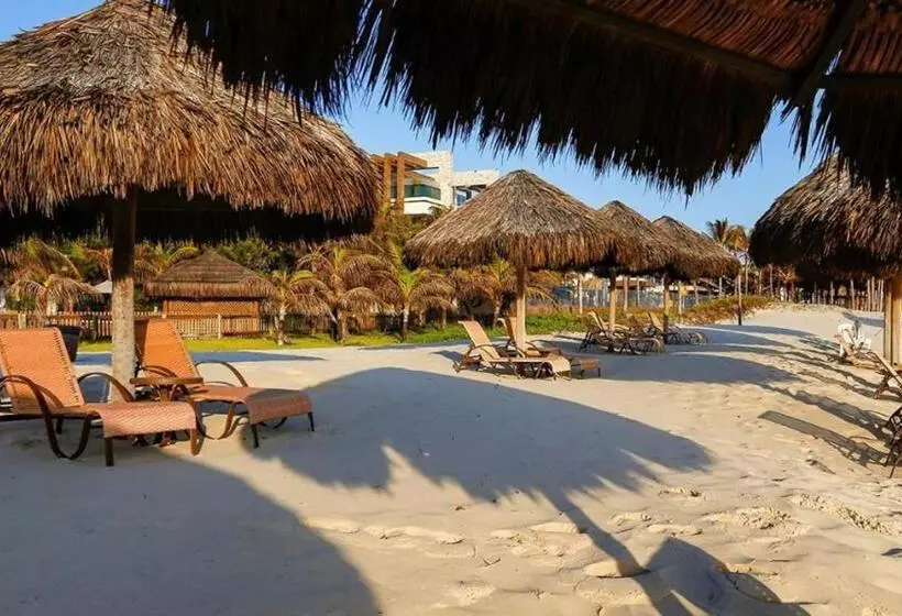 Hotelli Dom Pedro Laguna Beach Resort & Golf