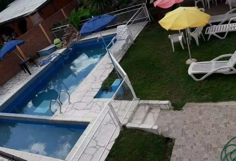 ユースホステル Posada Los Arcos