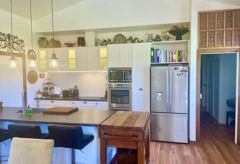 مبيت وإفطار Ballygelvar