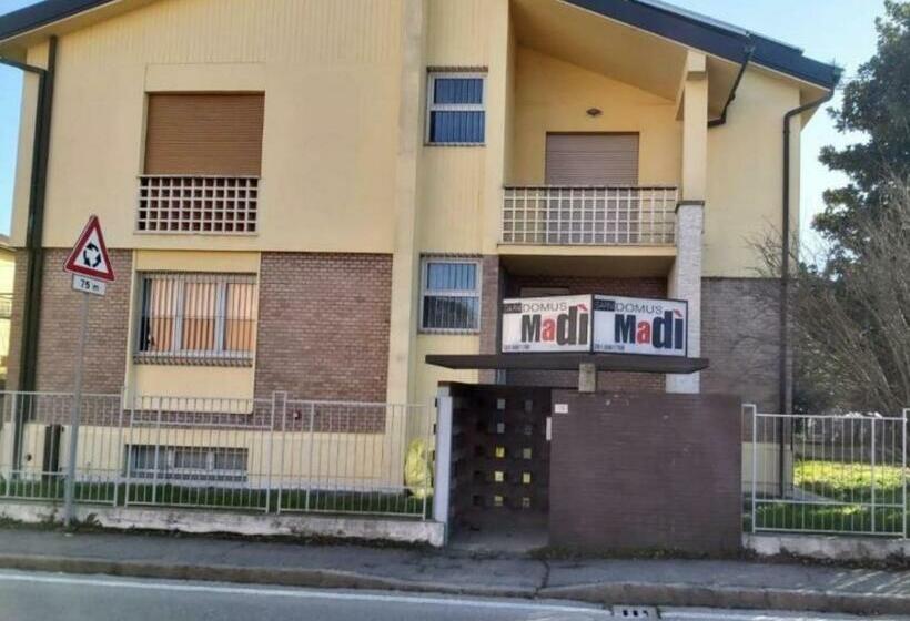 ベッドアンドブレックファースト Domus Madì