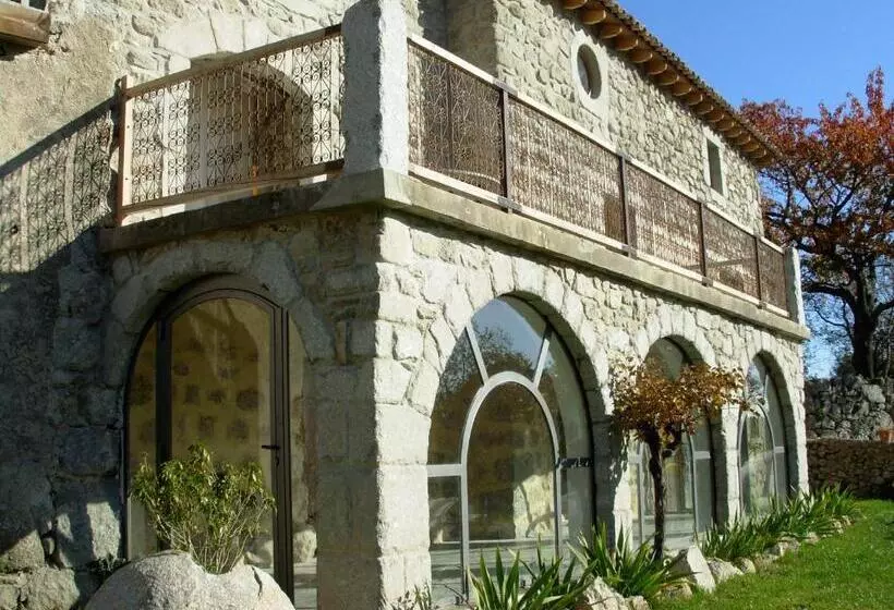 Aamiaismajoitus (B&B) Mas Nouveau Chambres D Hôtes