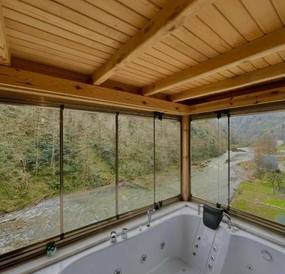 住宿加早餐  Storm Suit