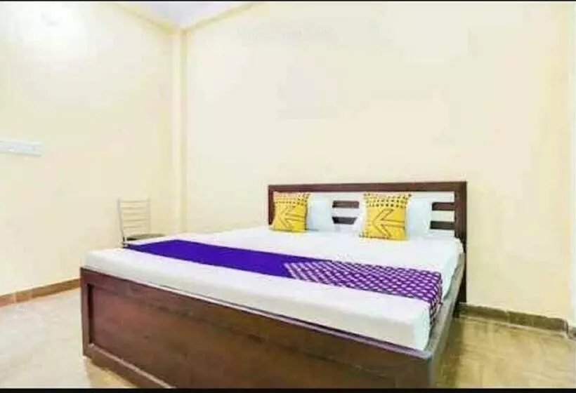 ホテル Shree Lodge, Ayodhya