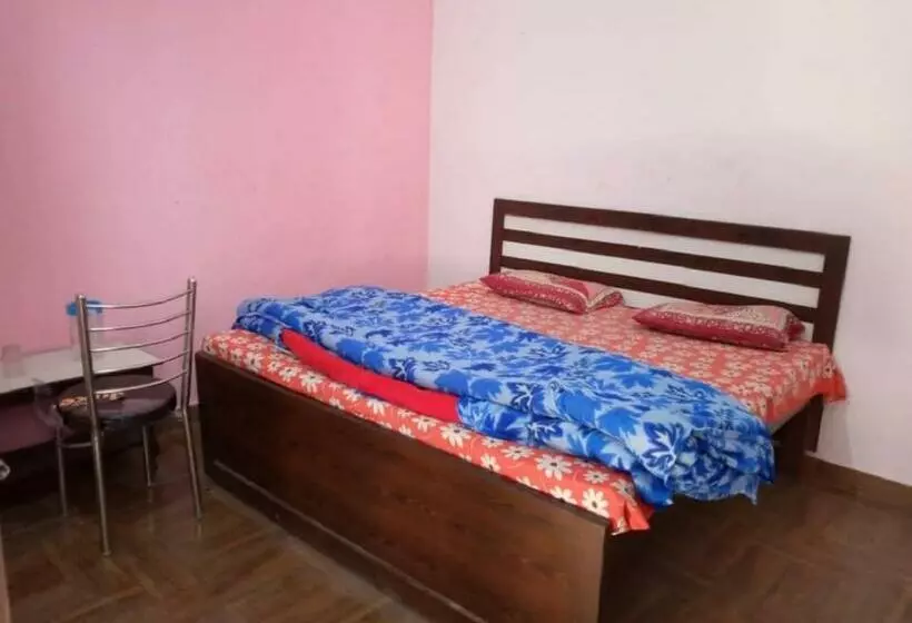 ホテル Shree Lodge, Ayodhya