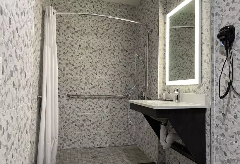 Hotelli Super 8 By Wyndham Bronx Near Botanical Garden