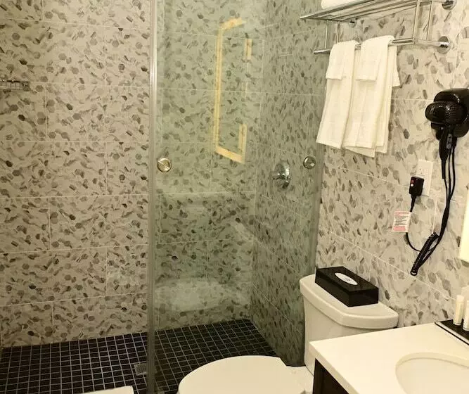 Hotelli Super 8 By Wyndham Bronx Near Botanical Garden