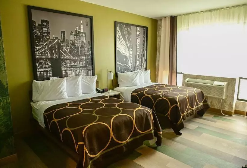 Hotelli Super 8 By Wyndham Bronx Near Botanical Garden