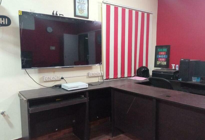 فندق Bacpacmonkeycolive