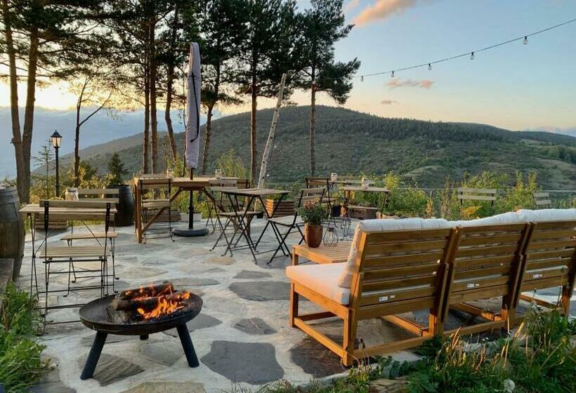 Отель Minds & Mountains Eco Lodge