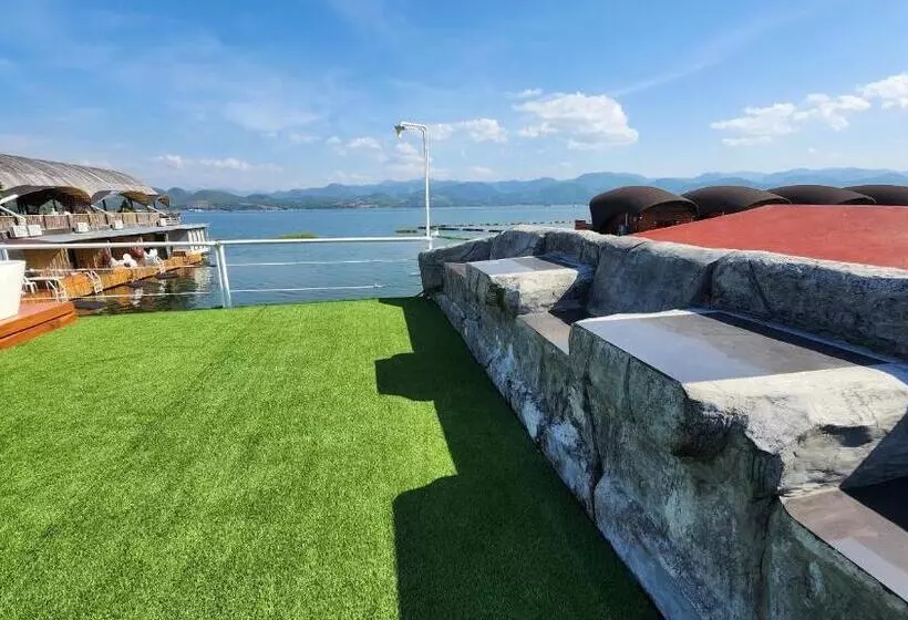 Lomakeskus บ้านไร่ วรรณ วาลย์ รีสอร์ท