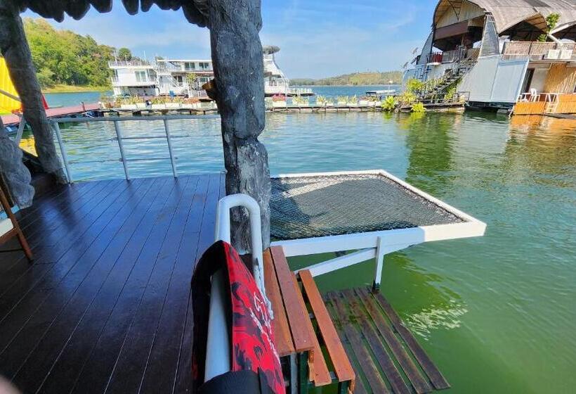 渡假胜地  บ้านไร่ วรรณ วาลย์ รีสอร์ท