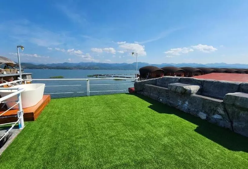 Lomakeskus บ้านไร่ วรรณ วาลย์ รีสอร์ท