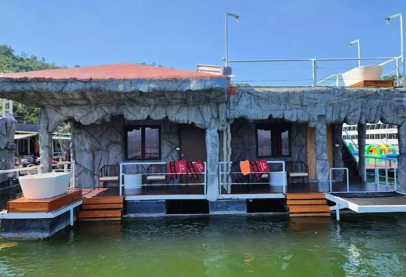 Lomakeskus บ้านไร่ วรรณ วาลย์ รีสอร์ท