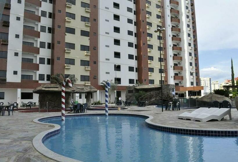 酒店 Golden Dolphin Supreme