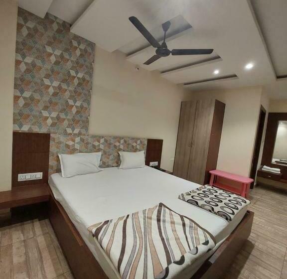 בית מלון כפרי Satyam Palace