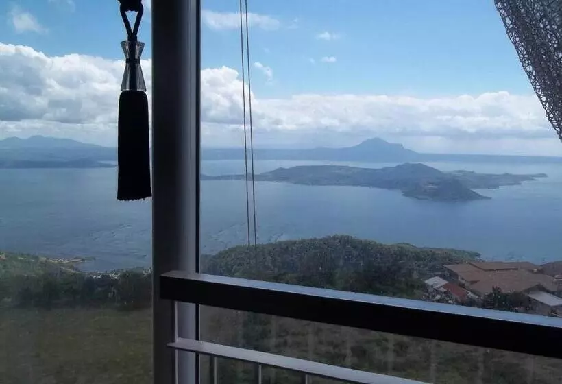 Staycation At Tagaytay 1733 Wind Residences With Taal Lake View Wifi And Free Parking