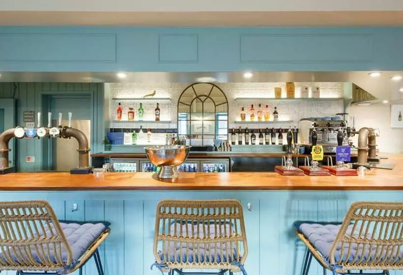 Retkeilymaja Deluxe King Room Gastro Pub In West Wittering