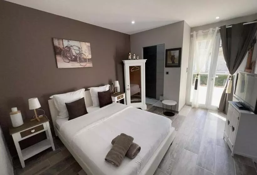 Aamiaismajoitus (B&B) Chez Saliha Et Serge