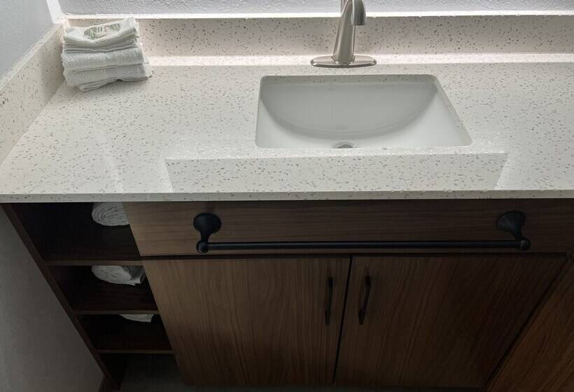 Hotelli Hometowne Studios By Red Roof Georgetown, Ky