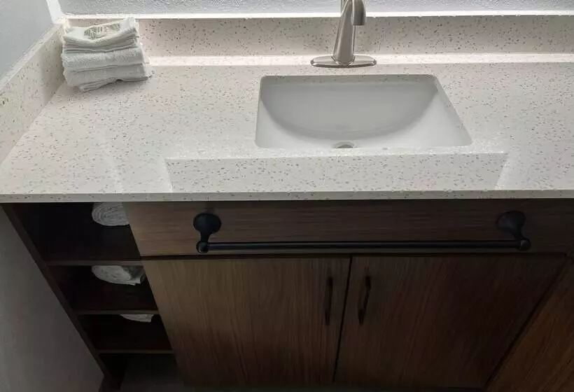 Hotelli Hometowne Studios By Red Roof Georgetown, Ky