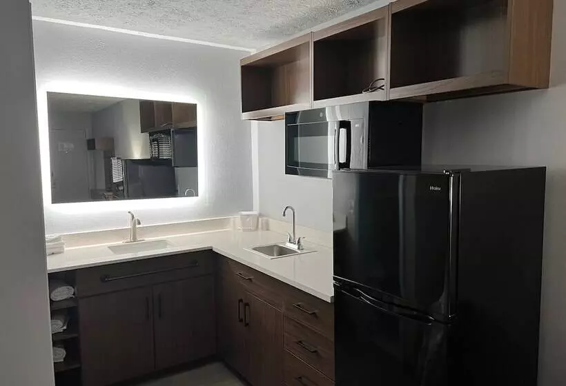 Hotelli Hometowne Studios By Red Roof Georgetown, Ky