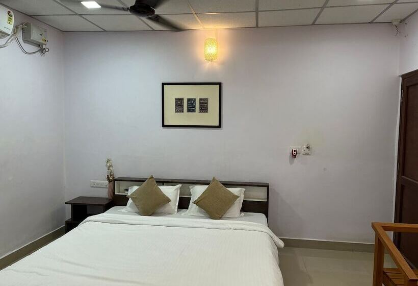 هتل The Aroma Resort