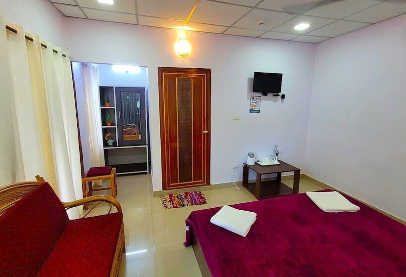 هتل The Aroma Resort