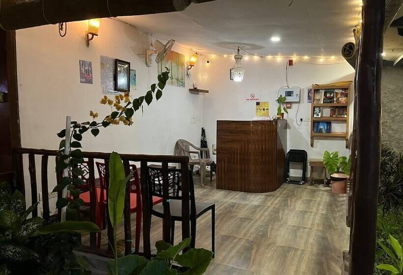 هتل The Aroma Resort