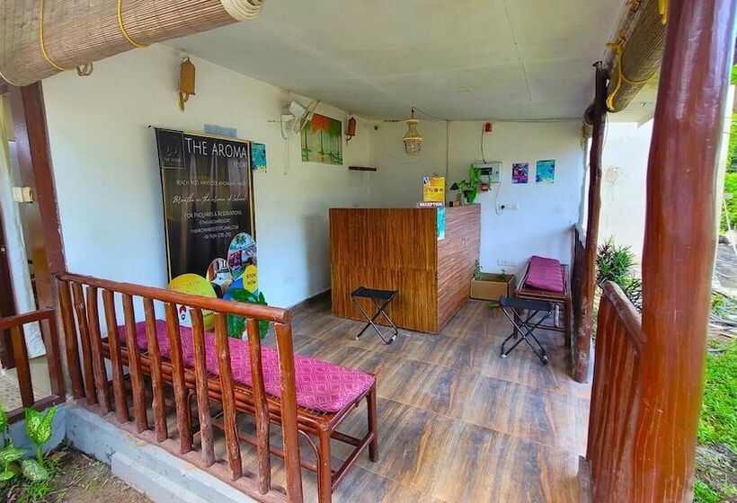 هتل The Aroma Resort