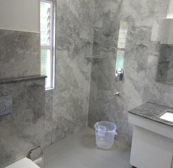 Golden Peaks Hotel & Restaurant