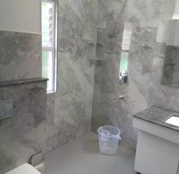 Golden Peaks Hotel & Restaurant