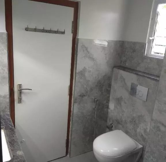 Golden Peaks Hotel & Restaurant