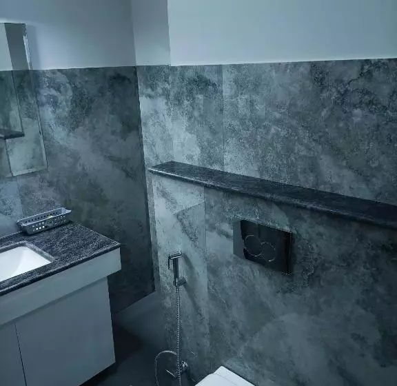 Golden Peaks Hotel & Restaurant