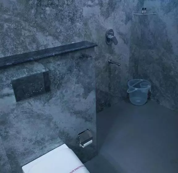 Golden Peaks Hotel & Restaurant