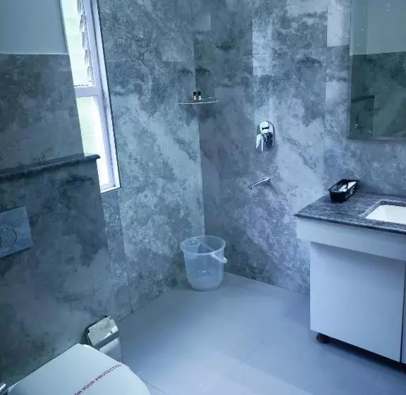 Golden Peaks Hotel & Restaurant