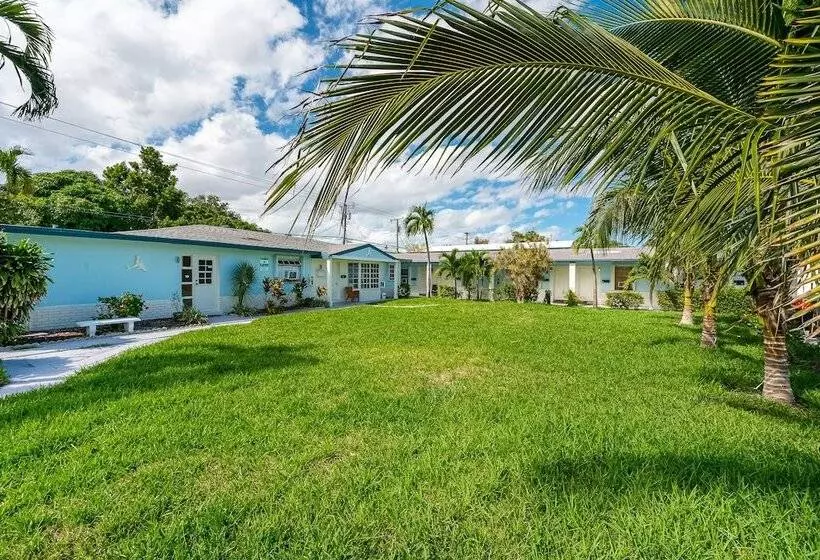 Seven Palms Hotel & Apartments